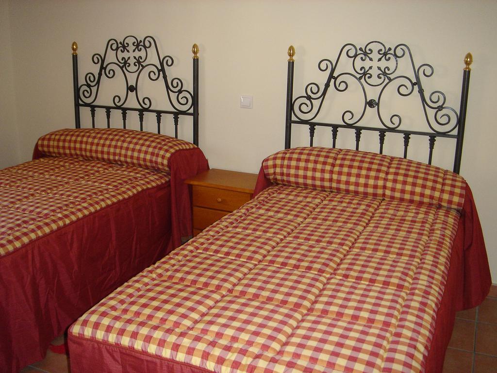 Apartamentos Serrano Ribatajada Екстер'єр фото