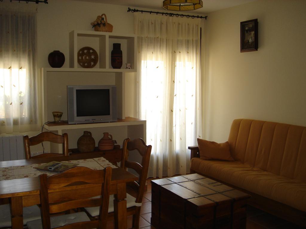 Apartamentos Serrano Ribatajada Екстер'єр фото