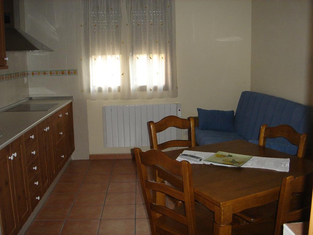 Apartamentos Serrano Ribatajada Екстер'єр фото