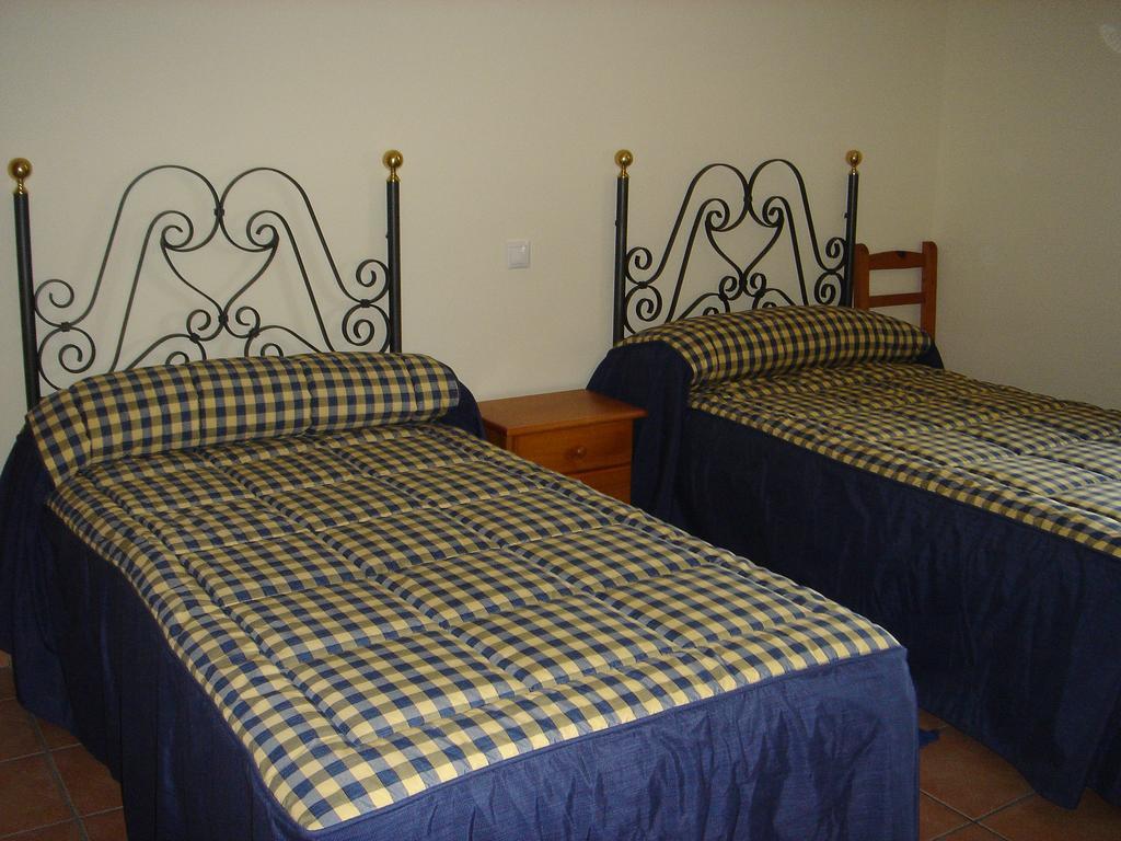 Apartamentos Serrano Ribatajada Екстер'єр фото