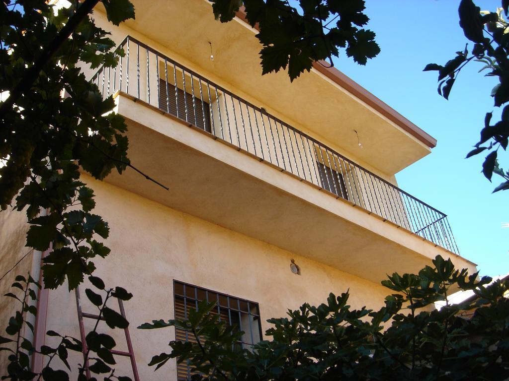 Apartamentos Serrano Ribatajada Екстер'єр фото